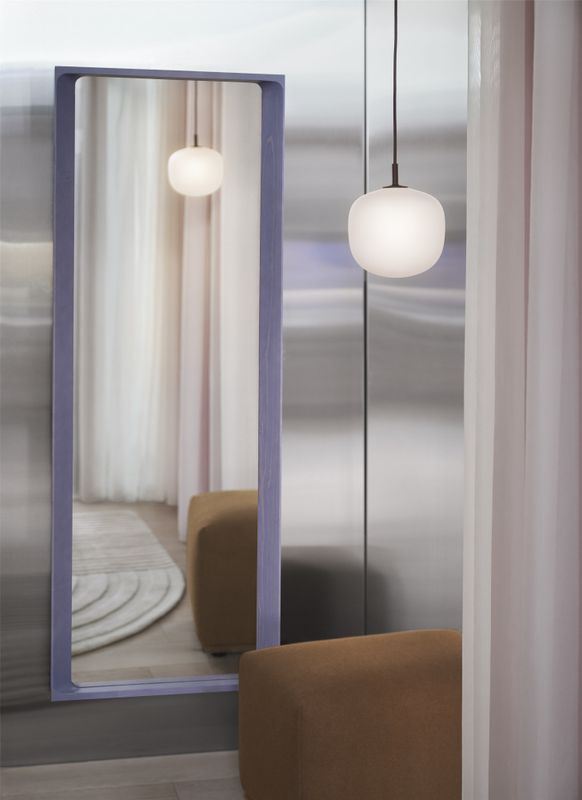 Muuto Arced Mirror Large 170 cm x 61 cm, Light Lilac Speil Syrin