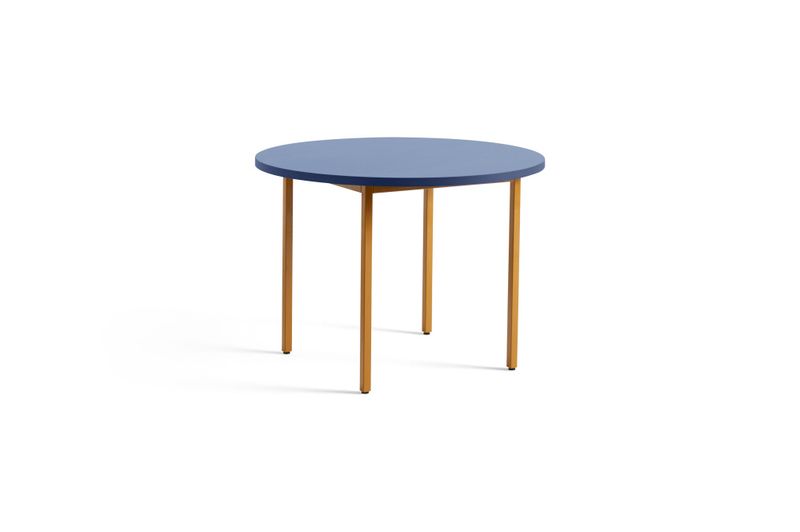 Hay Spisegruppe Two-Colour Table Ochre powder coated steel frame Ø105 x H74 Blue + 4 Pack Chair 10 Oiled solid oak Ash Blue