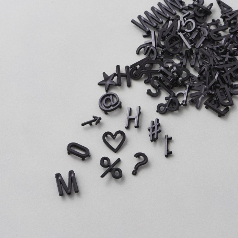 Monograph bokstaver til Grid Oppslagstavle, black