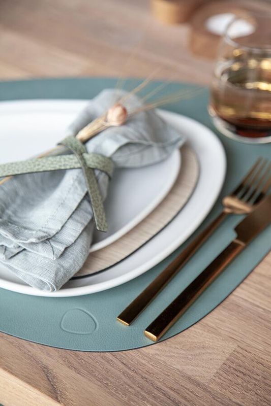 LindDNA Table Mat Curve L Nupo Pastel Green 37 x 44 cm Spisebrikke Bordbrikke Pastell Grønn