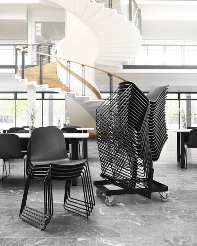 Muuto Visu Chair Sled Base Black Black Spisestol
