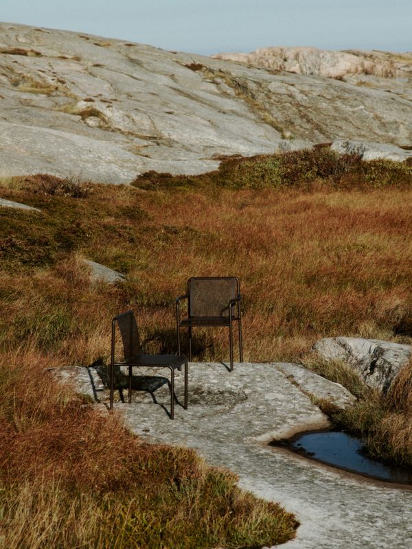 Ferm Living Dapple Chair with Arms - Dark Chocolate Utestol spisestol