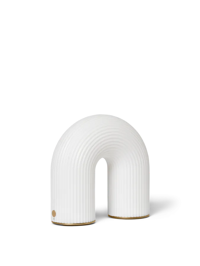 Ferm Living Vuelta Portable Lamp - White Hvit bordlampe